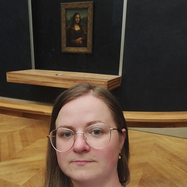 Mona Lisa and the Crowds. Anna Mamchur