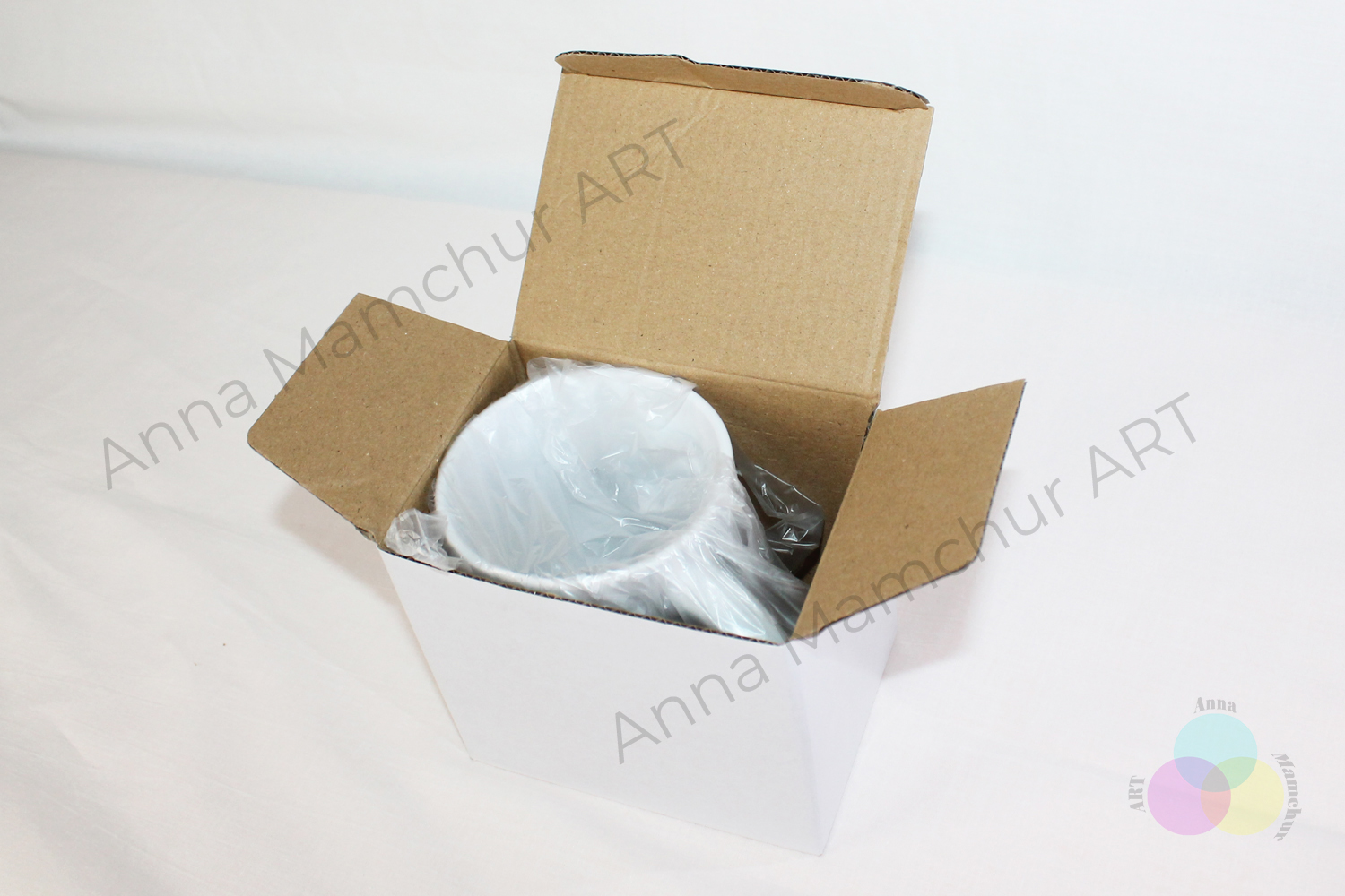 Taza con el Arco de Triunfo en estilo acuarela — París | Diseño artístico de Anna Mamchur — 004PAA01M — embalaje