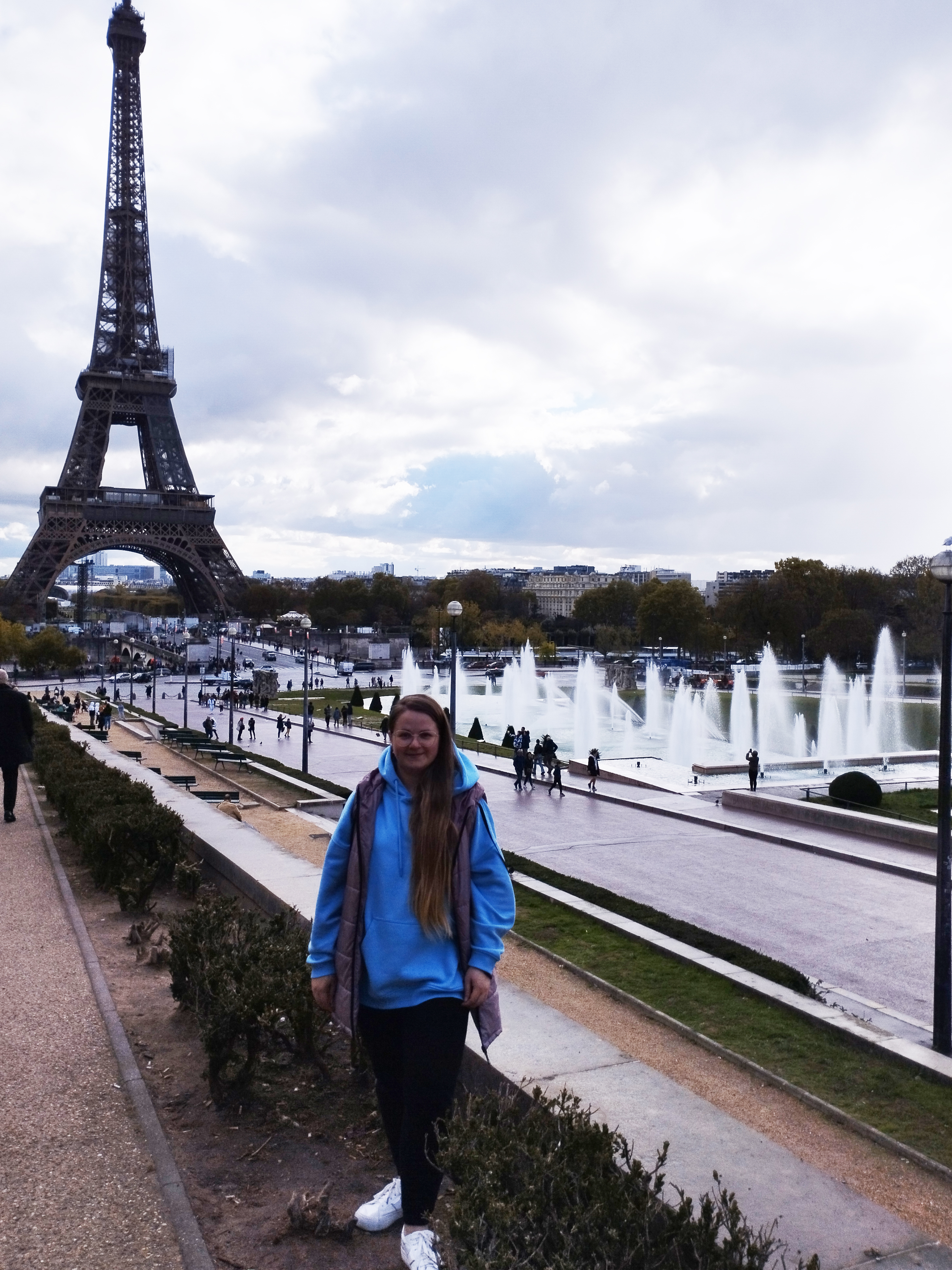 The Eiffel Tower from Trocadéro square. Distance, the axis of space and open urban scale — Anna Mamchur, Paris