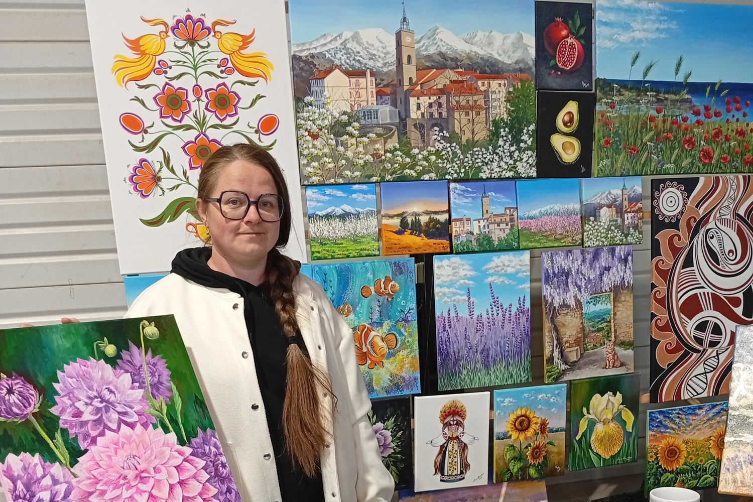 Anna Mamchur at the Christmas market in Saint-Laurent-de-Cerdans near her art stand