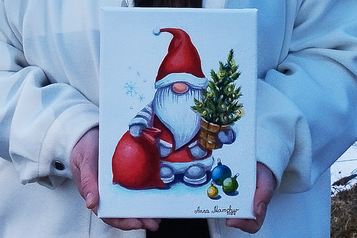 Lutin de Noël avec sapin — vue d’angle